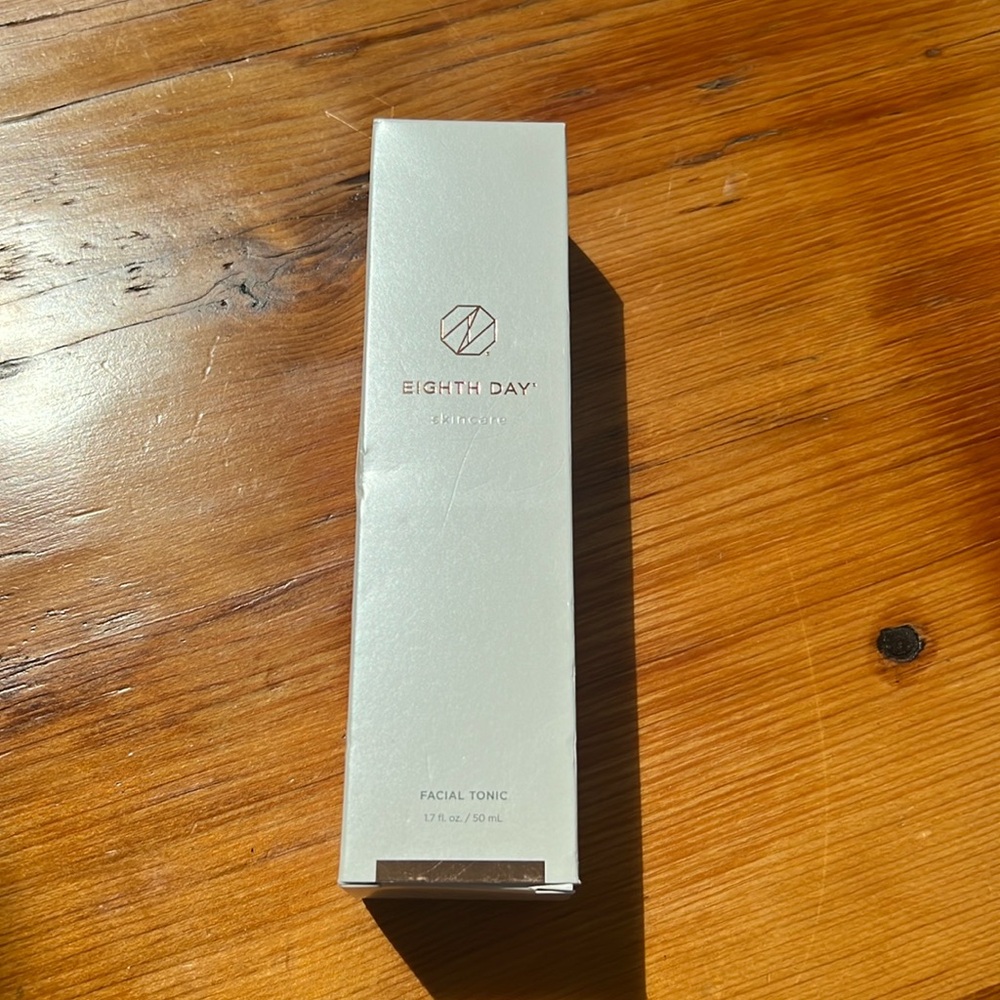 New in Box‎ Eighth Day Facial Tonic